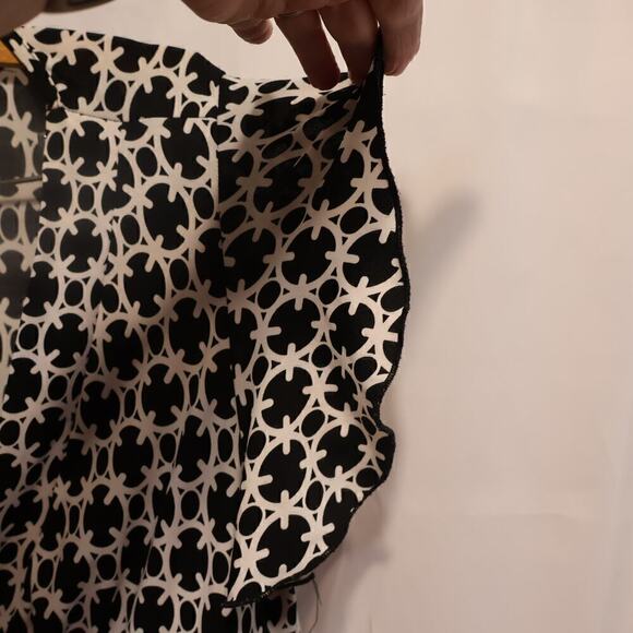 Karen Scott Top, V neck Crossover Bodice Flutter Sleeves High Waist Black Accent - Picture 3 of 16